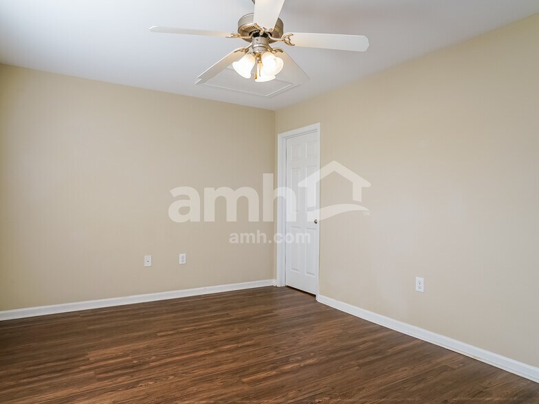 Building Photo - 67 Wolf Creek Ln