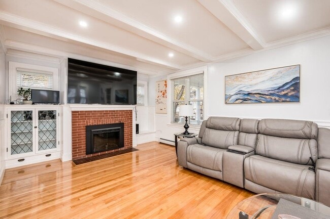 Building Photo - 815 Central Ave