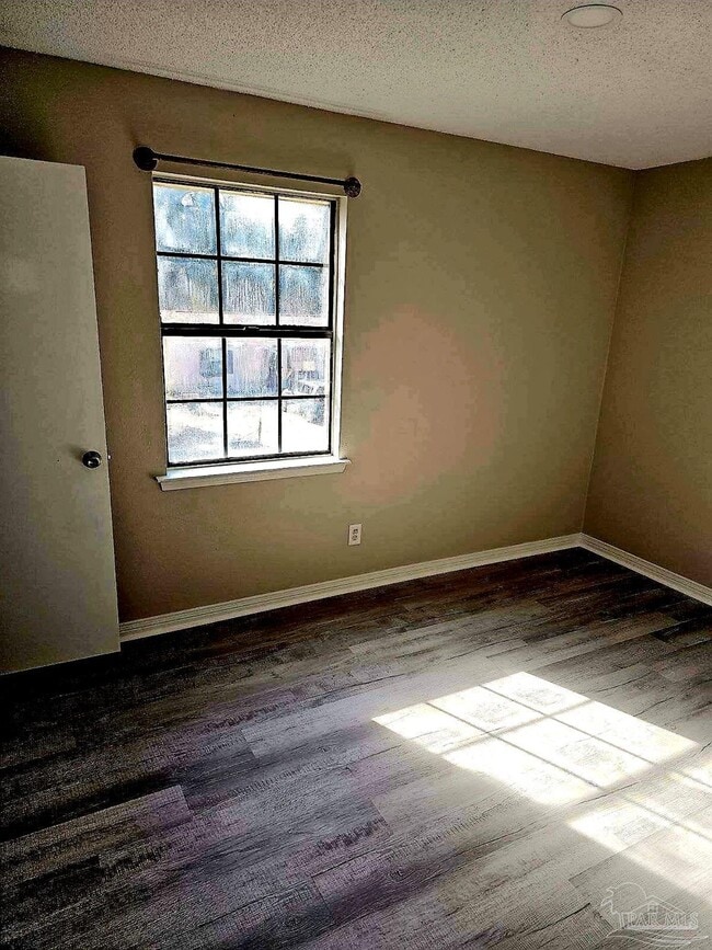 Building Photo - 7250 Hilburn Rd