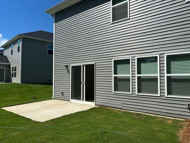 Building Photo - Brand New Build! 4 Bedrooms