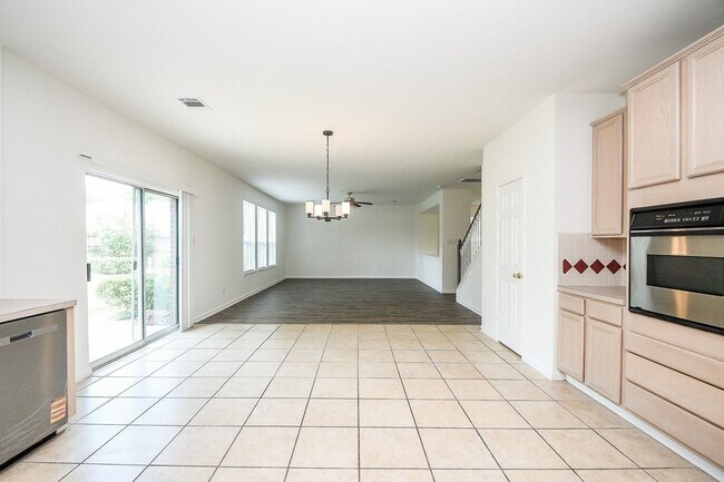 Building Photo - 21610 Woodoak Ct
