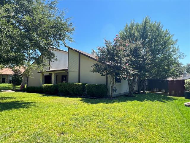 Building Photo - 1720 Plummer Dr