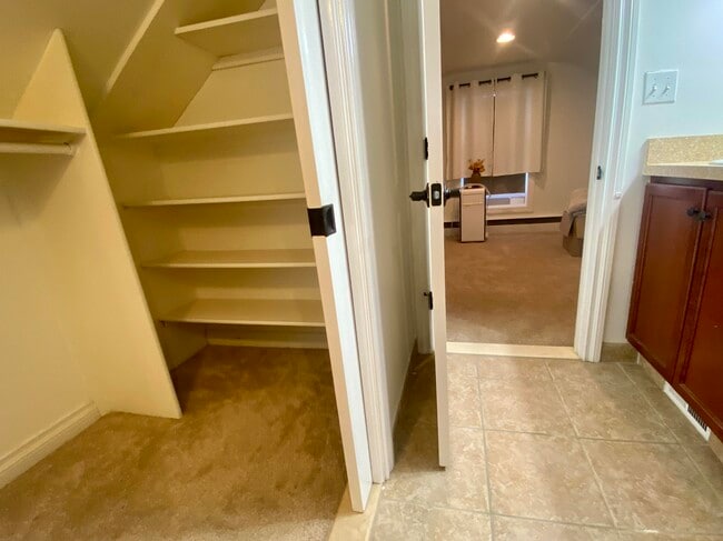 Building Photo - 5015 N Territorial Rd