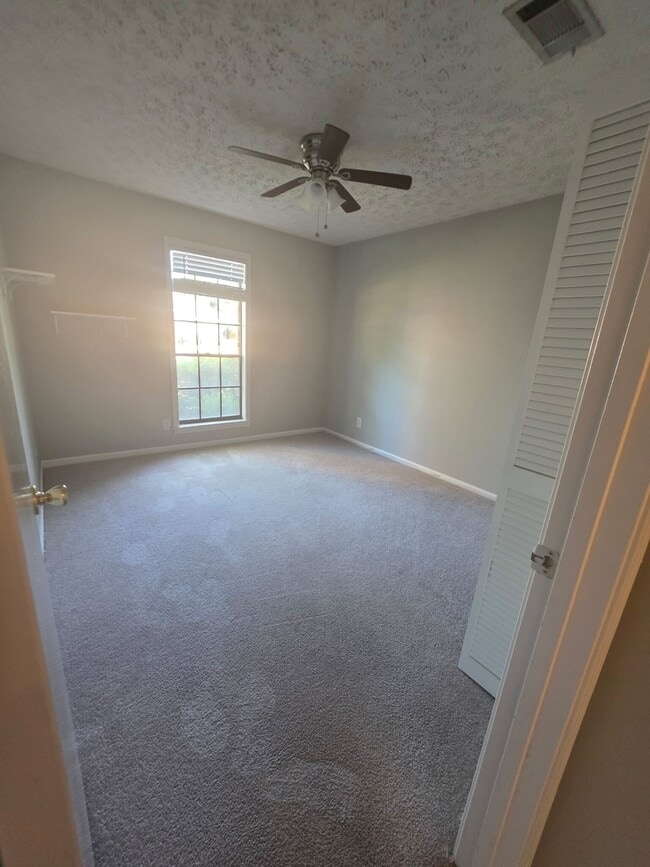 Building Photo - 7136 Breckenridge Dr