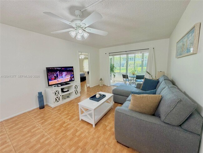 Building Photo - 1203 Bahama Bend