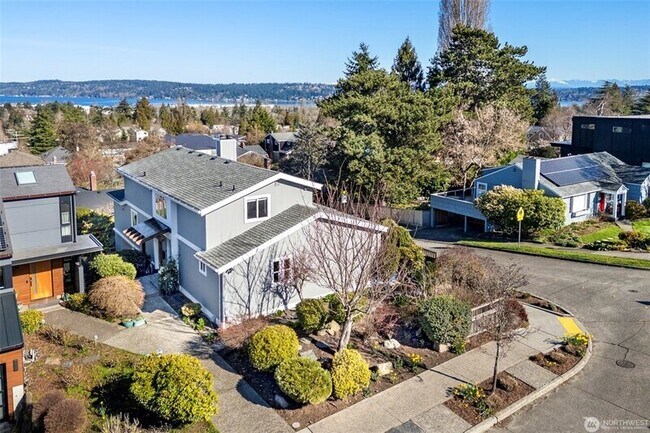 Building Photo - 6001 60th Ave NE