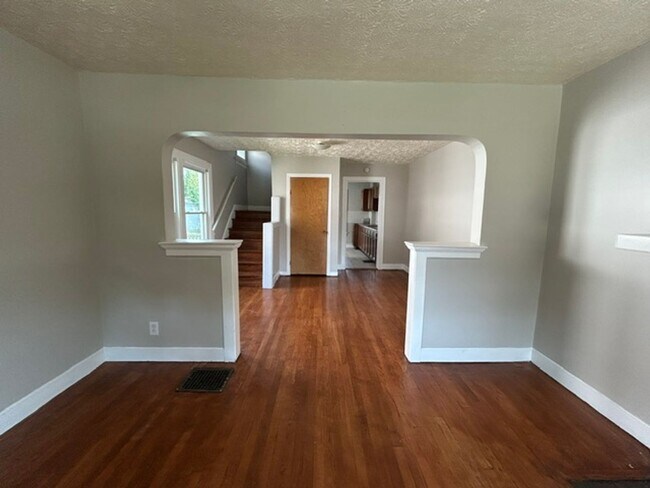 Building Photo - 1682-1684 Hearthstone Dr.