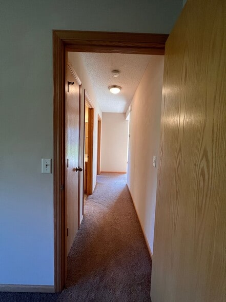 Building Photo - 593 W 9th St