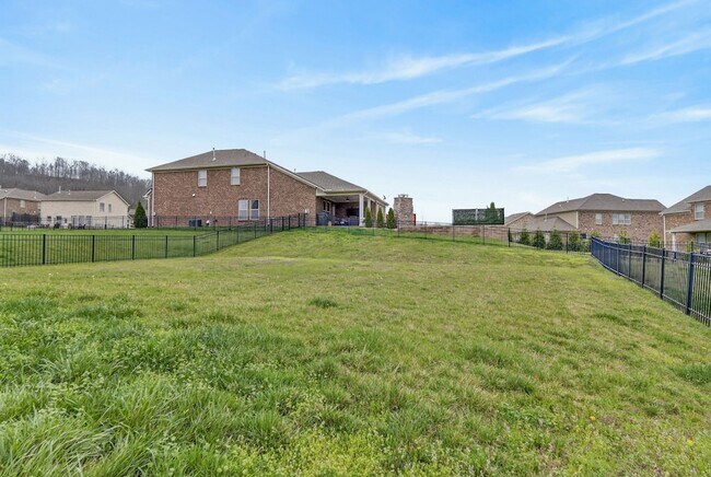 Building Photo - 404 Black Thorn Ln