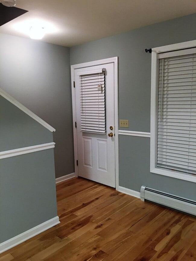 Building Photo - 75-C SL