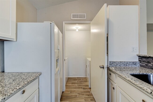 Building Photo - 17419 Ranch Country Rd