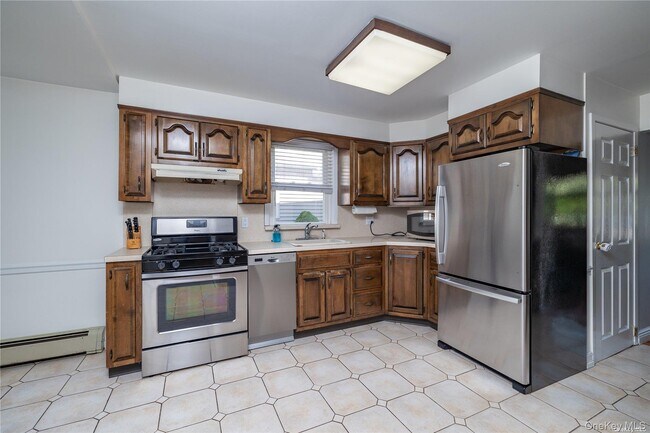 Building Photo - 138 N Forest Ave