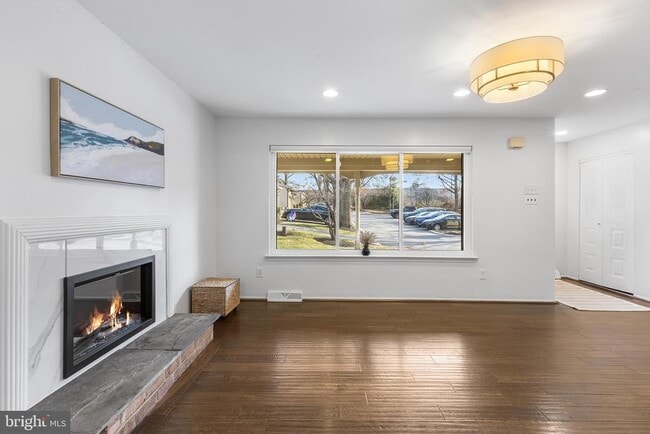 Building Photo - 106 Bernard Ct