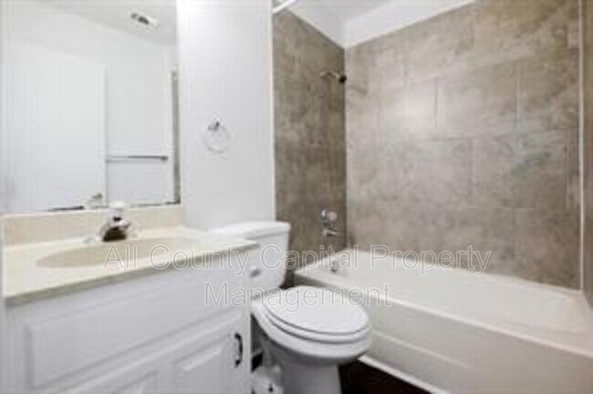 Building Photo - 8503 Colony Loop Dr