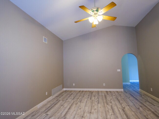 Building Photo - 9599 E Dunnigan Dr