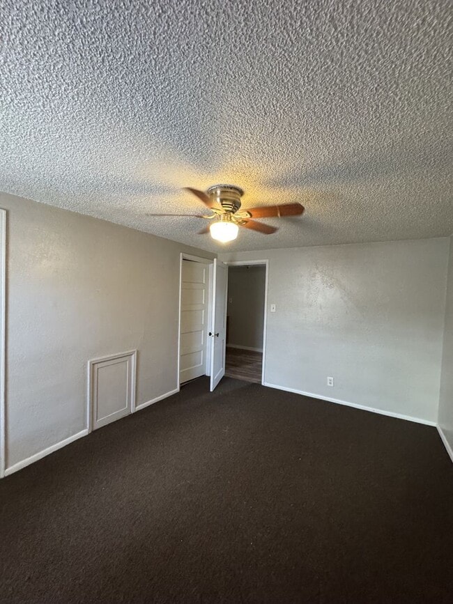 Building Photo - 444 N 400 W