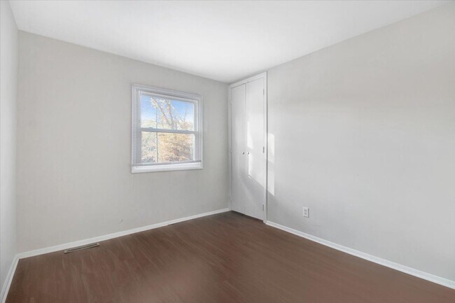 Building Photo - 514 Forest Hill Dr