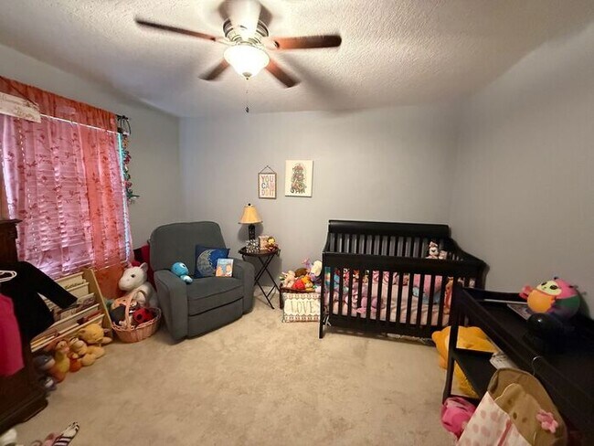 Building Photo - 5/3 Minneola Home
