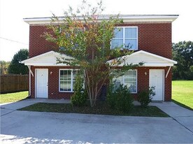 Building Photo - 640 Clover Ave