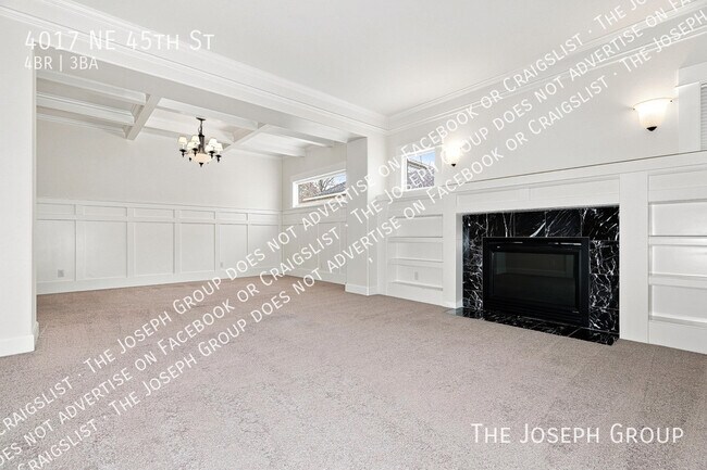 Building Photo - 4017 NE 45th St