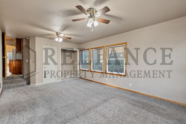 Building Photo - 806 N Faulkner St