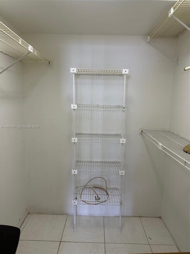 Building Photo - 1200 St Charles Pl