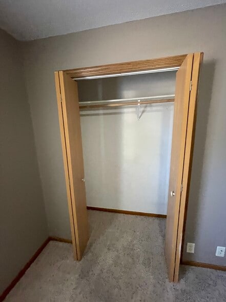Bedroom 2 closet - 16988 N 7th St
