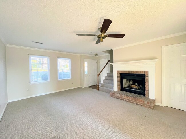 Building Photo - 603 Maysville Rd NE