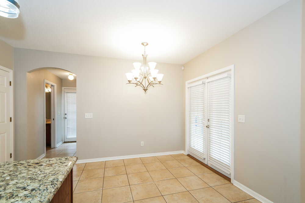 Building Photo - 16014 Loneoak View Dr