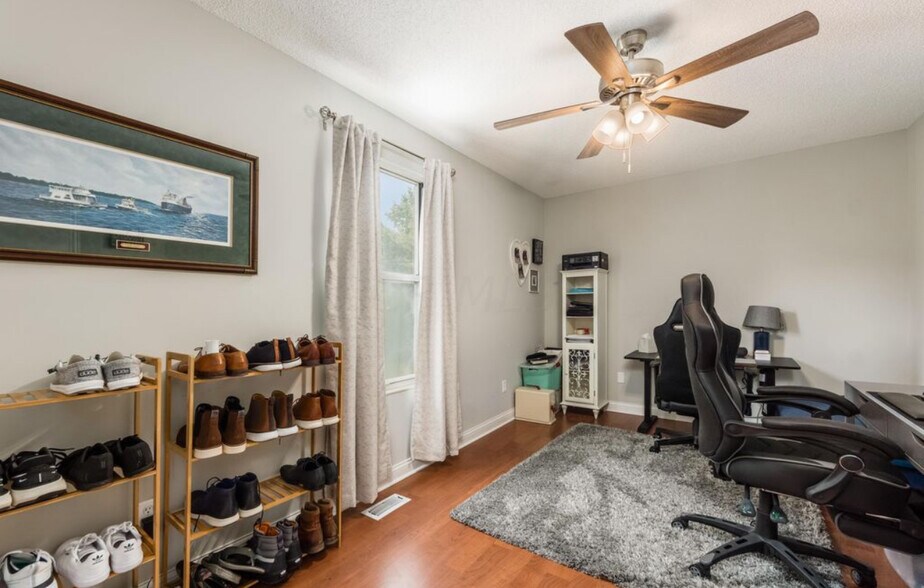 3rd bedroom / office - 1 closet - 1552 Jupiter Ave