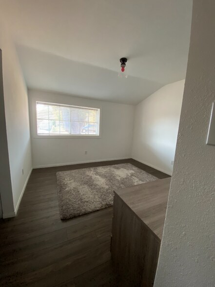Building Photo - 3148 Waco Ave