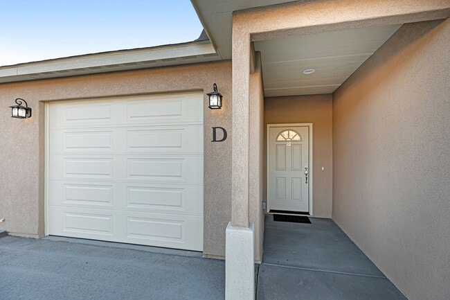 Building Photo - 901 Adams Ave