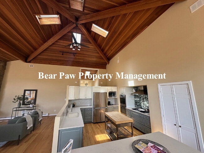 Building Photo - Beautiful Home in Genesee!