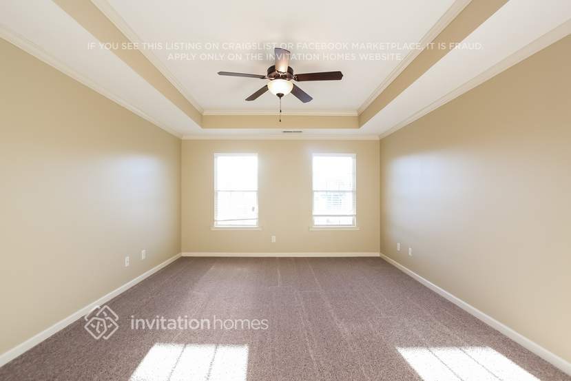Building Photo - 2070 Hydrangea Ln