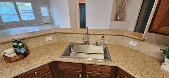Building Photo - 16914 Tranquility Park Dr