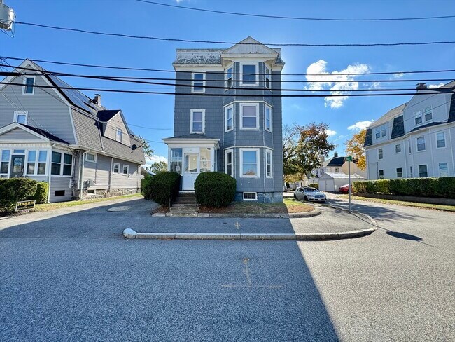 Primary Photo - 33 Hollis Ave