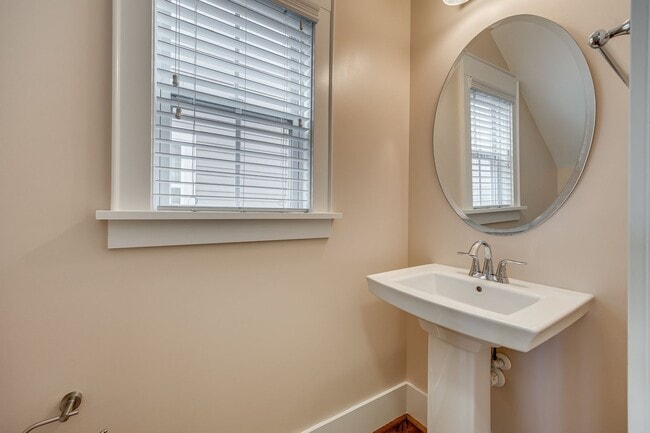 Building Photo - Gorgeous 4 bedroom 3.5 bath home in Riverwalk of Rock Hill!