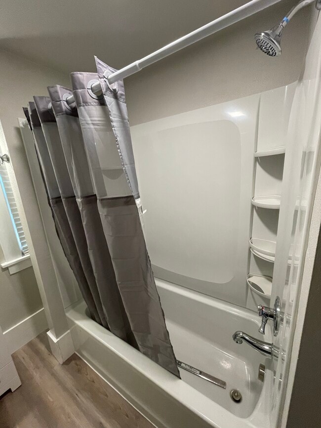 Building Photo - 401 N Polk St