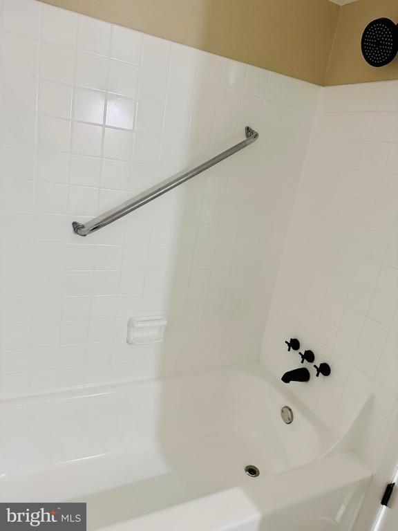 Building Photo - 15712 Dorset Rd