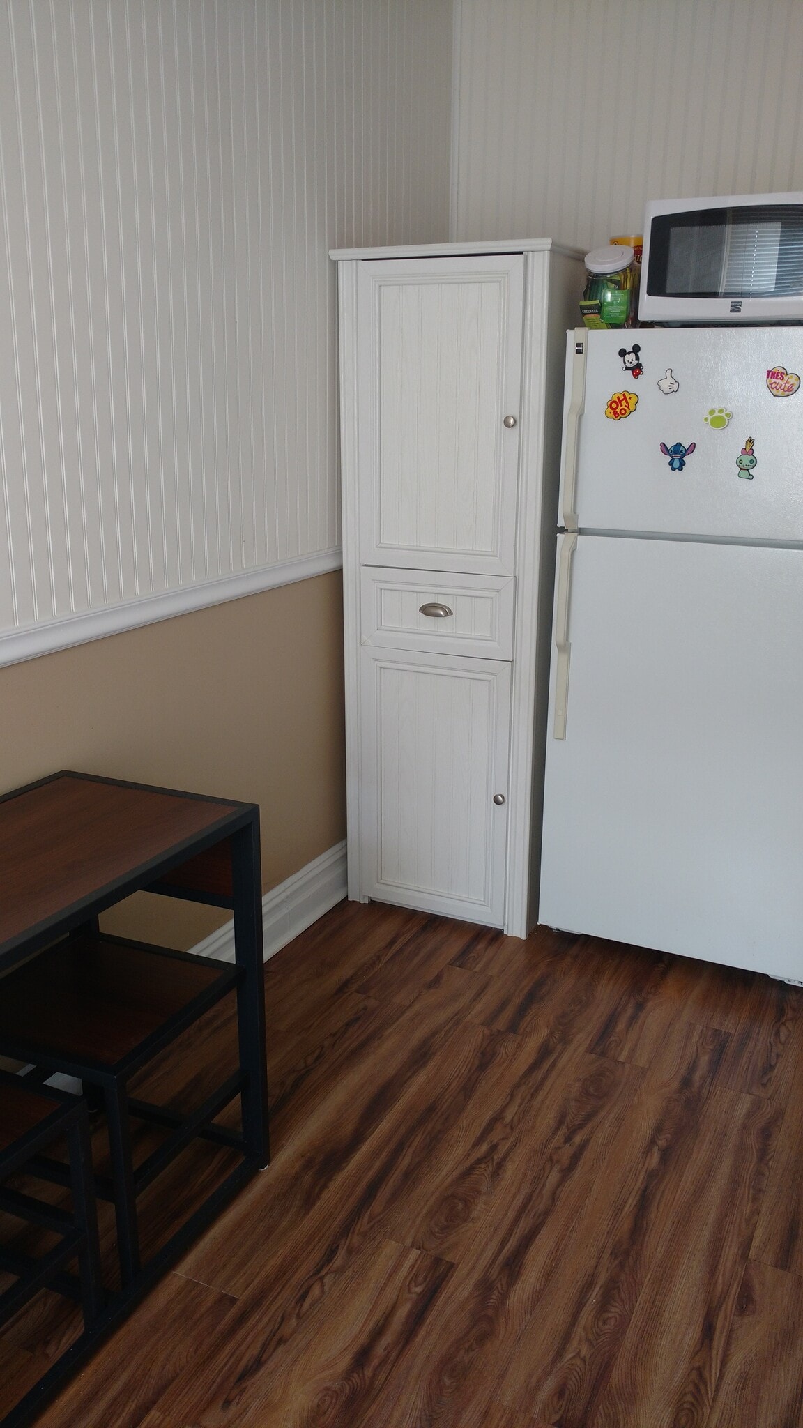 kitchen-table set & storage - 276 Oriental Pl