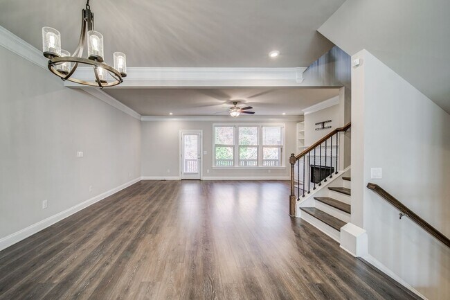 Building Photo - 1363 Harris Way S
