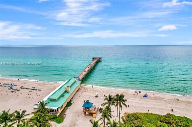 Building Photo - 16699 Collins Ave