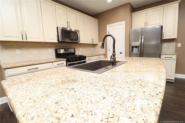 Building Photo - 1585 Tice Hurst Ln