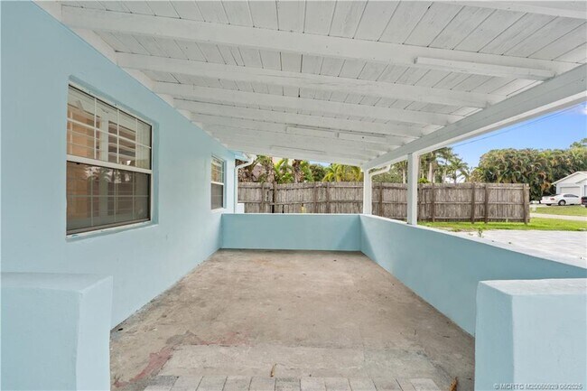 Building Photo - 5788 SE Wesley Ave