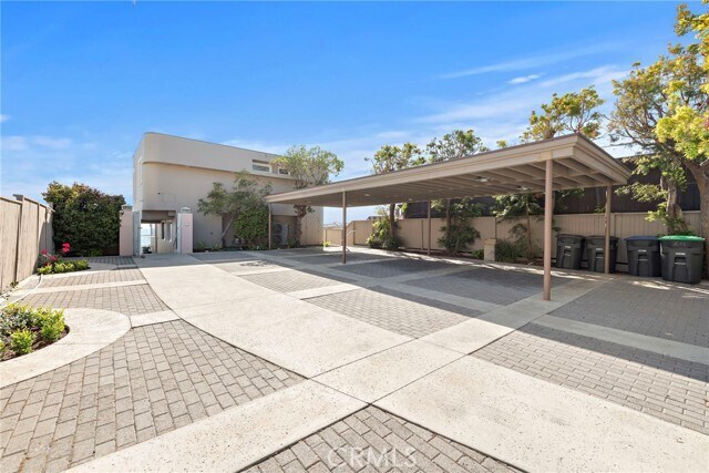 Building Photo - 603 S Coast Hwy