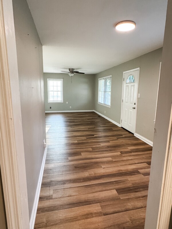 Building Photo - 504 Sunset Dr