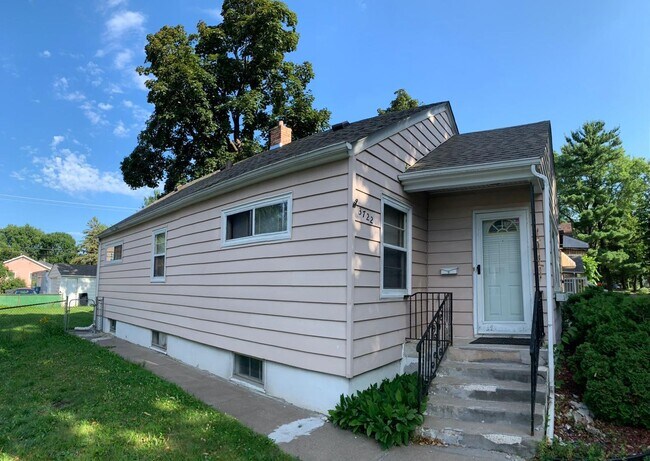 Building Photo - Beautiful Single Family home