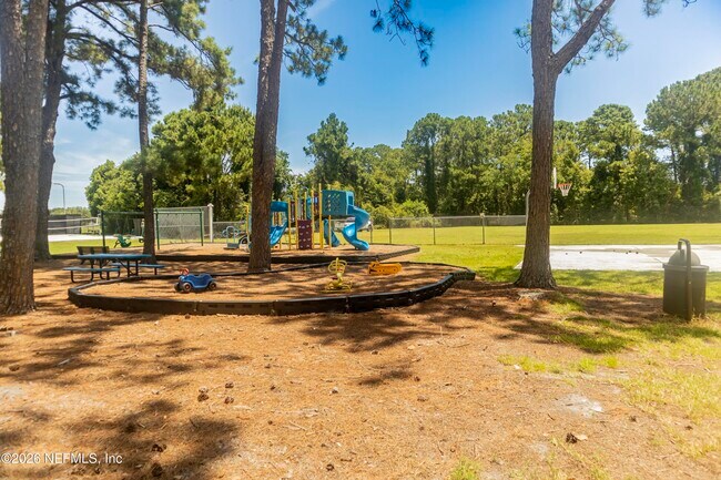 Building Photo - 1714 Ashmore Green Dr