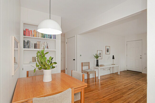 Building Photo - 1330 NE Church St