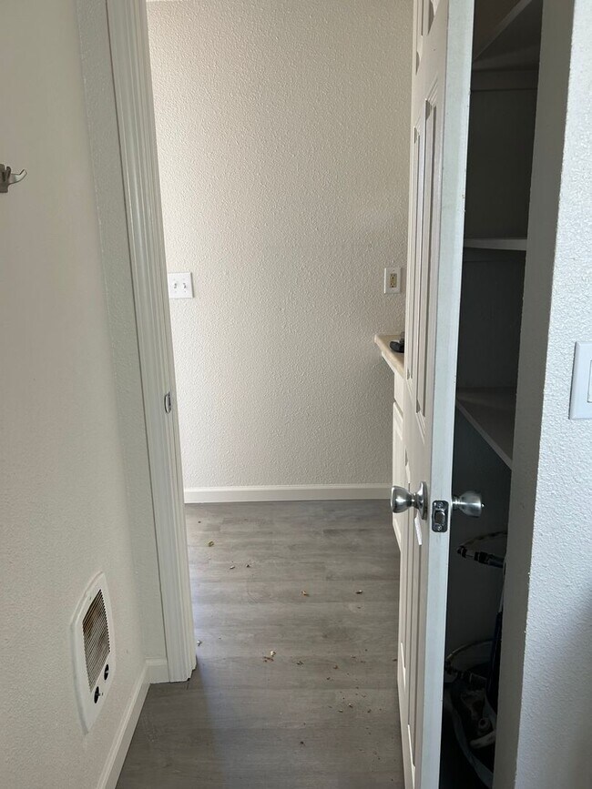 Building Photo - 3801 Sherman Ln